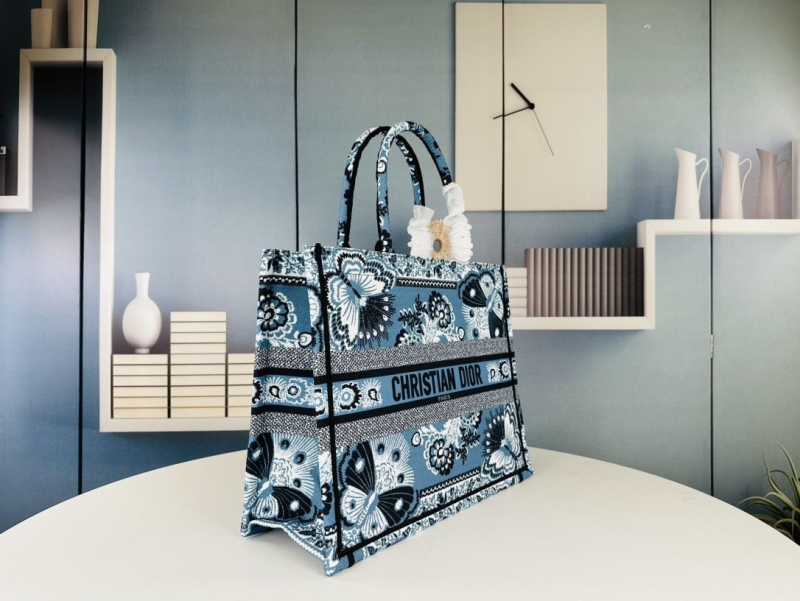 Dior Shopping Bags